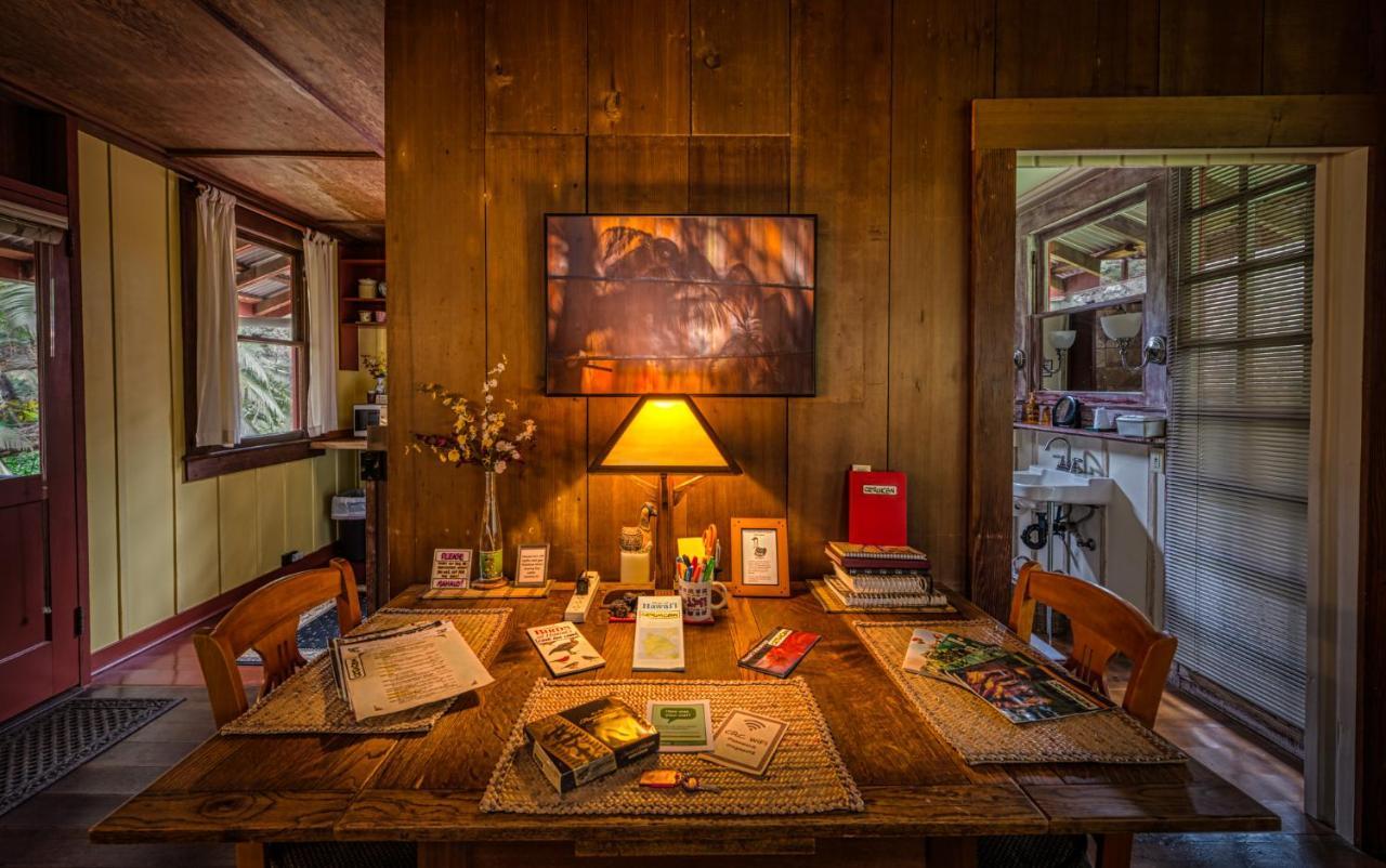 Crater Rim Cabin Hotel Volcano Exterior photo